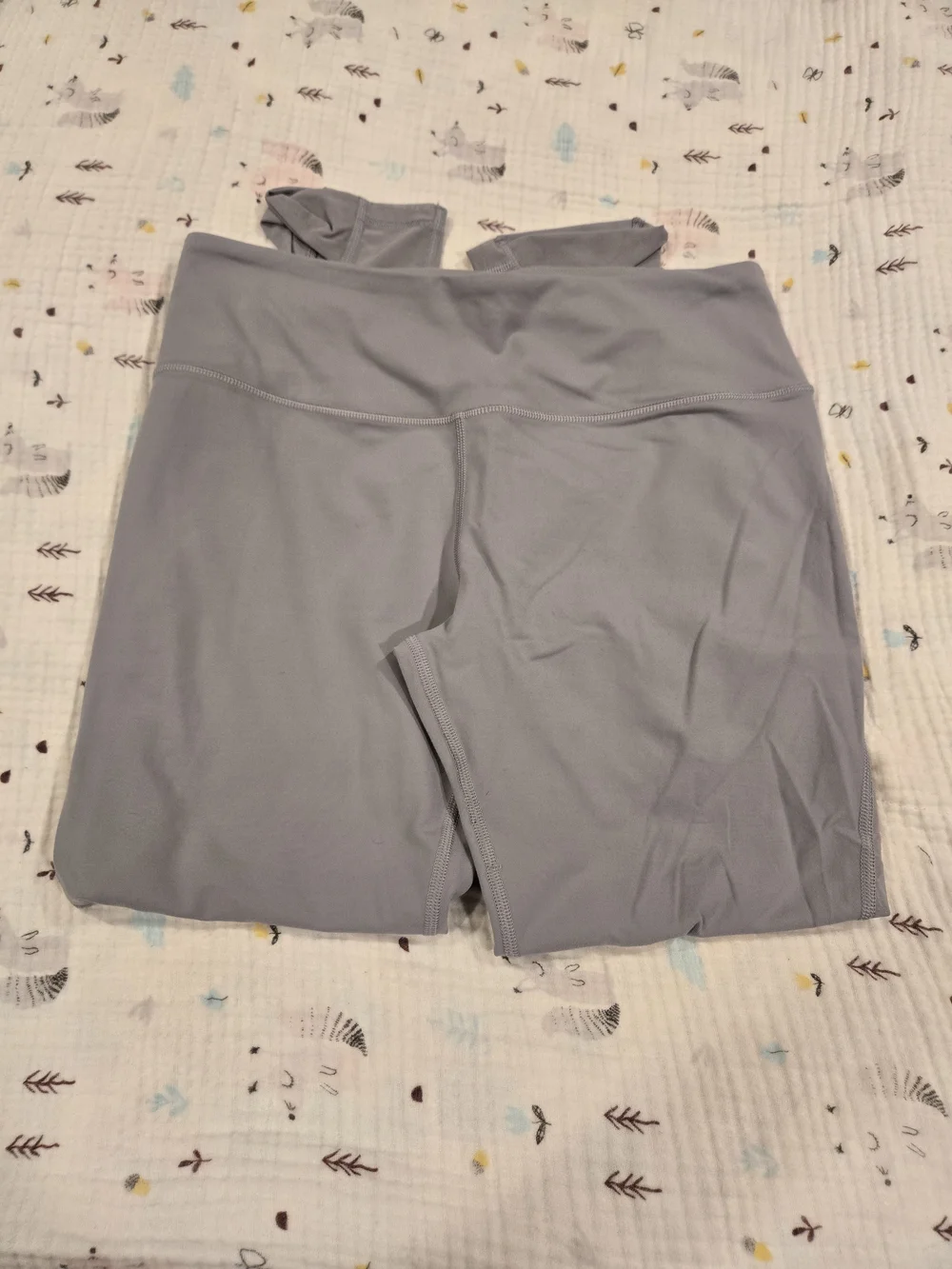 *Victoria's Secret Sport* Knockout Light Gray Leggings with Cutout Leg Detail